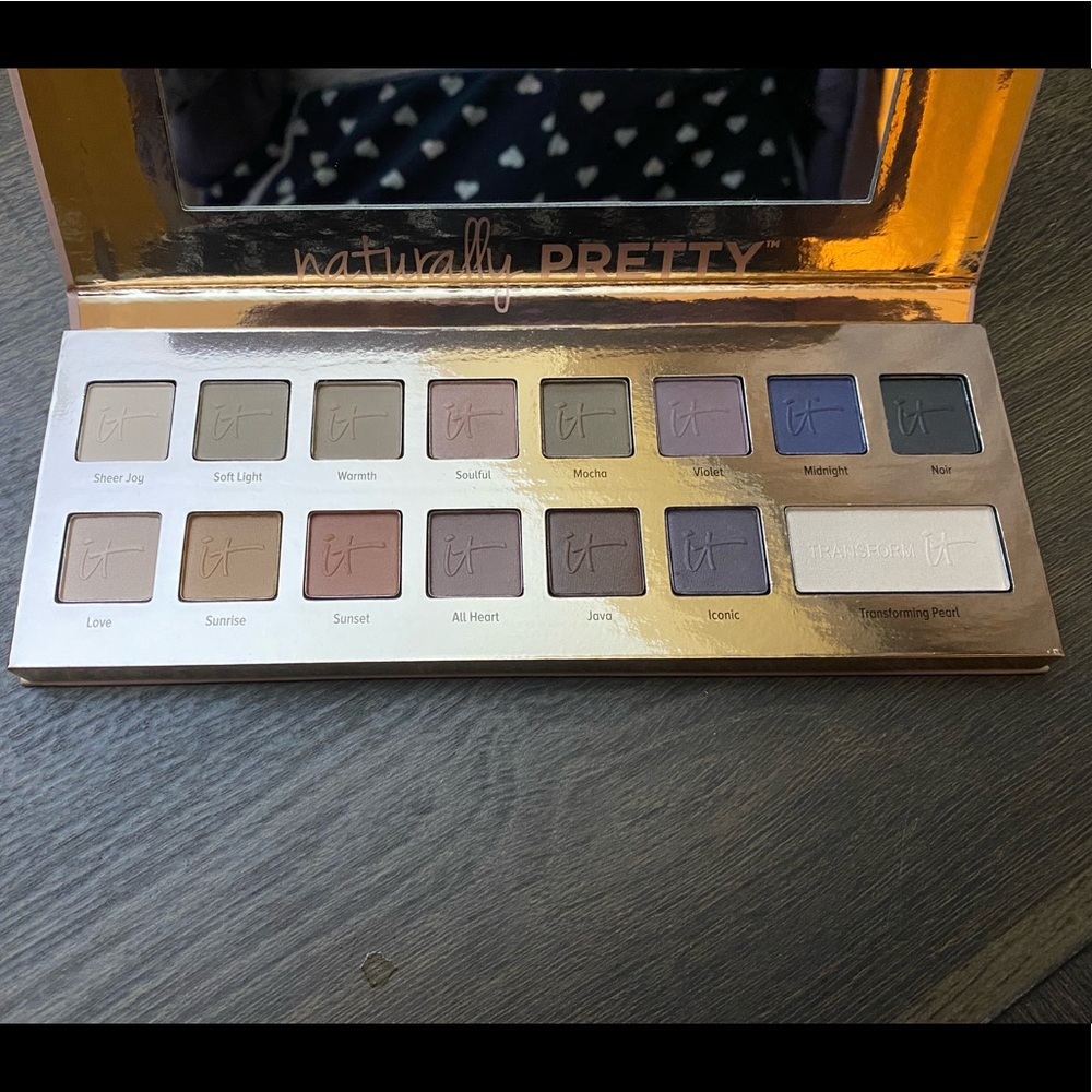 SOLD-Never used-IT Cosmetics Eyeshadow Palette-Brand New-SOLD